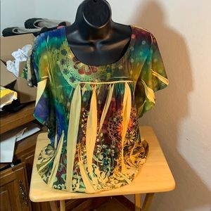 Gorgeous blouse I do discount on bundles.